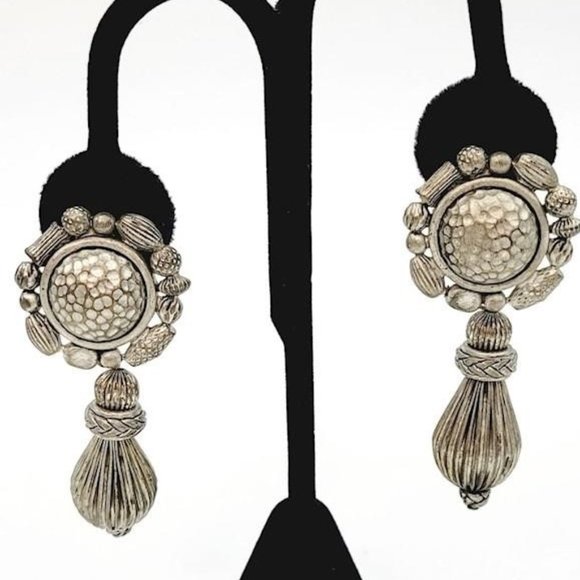 RARE Vintage Oscar De La Renta Silver Pewter Tone Etruscan Style Earrings - Picture 2 of 6